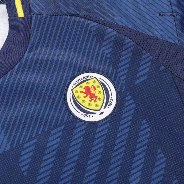 Kinder Scotland + EURO 2024 Heimshorts football jersey