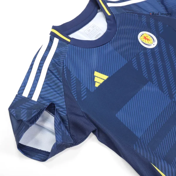 Kinder Scotland + EURO 2024 Heimshorts football jersey
