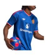 Manchester United Authentic Auswärtstrikot 2026/2027 Blau product image 4